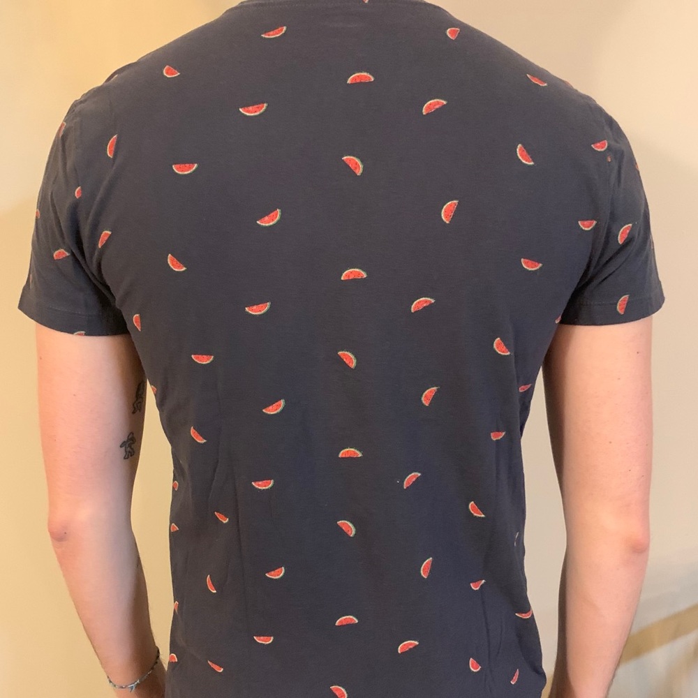 Old navy T-shirt